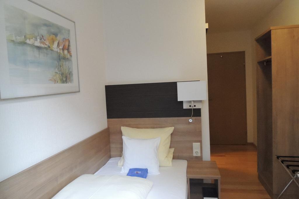 Hotel-Gasthof Neue Post Leutershausen  Pokoj fotografie