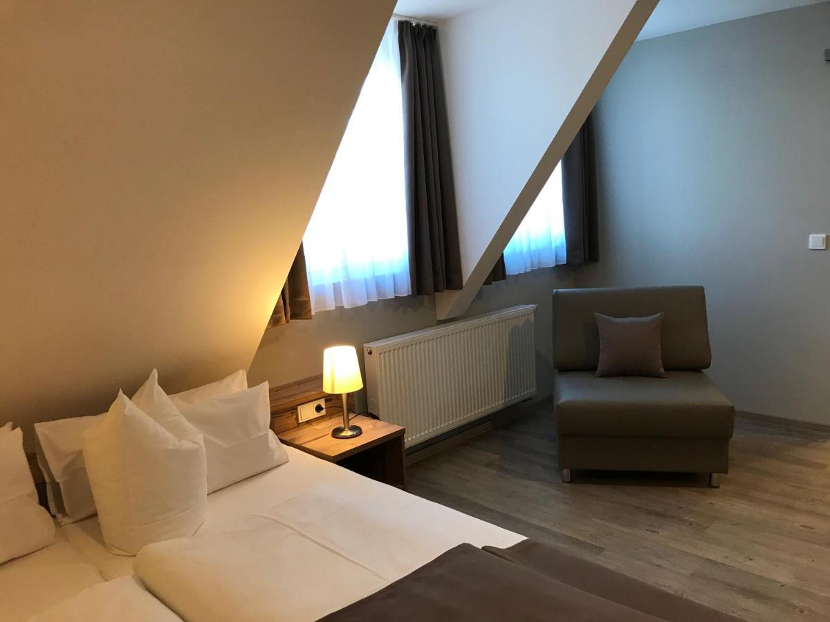 Hotel-Gasthof Neue Post Leutershausen  Exteriér fotografie